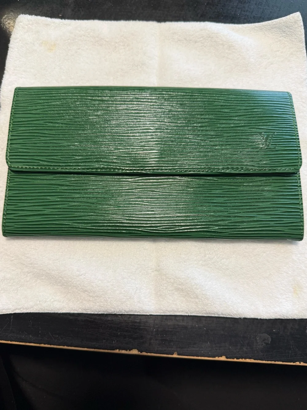 Louis Vuitton Green EPI Sarah Wallet